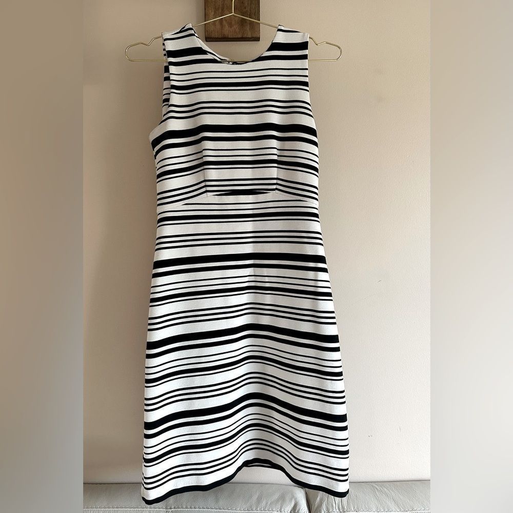 Ann Taylor Striped Black and White Dress || size 4